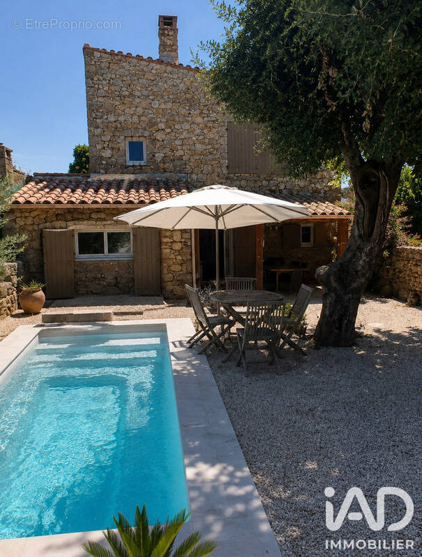 Photo 1 - Maison à PLAN-DE-LA-TOUR