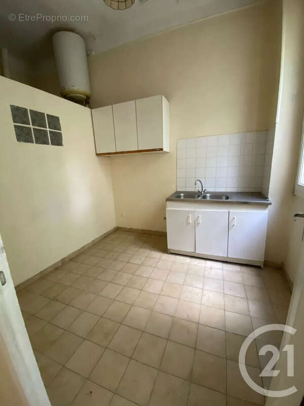 Appartement à MARSEILLE-4E