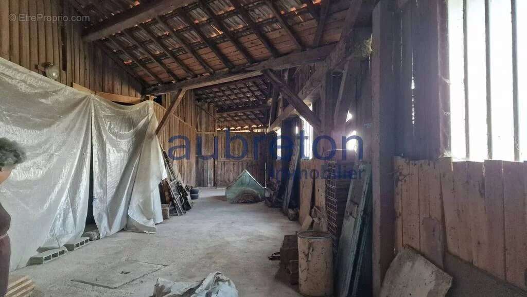 Maison à SAINT-HILAIRE-DU-ROSIER