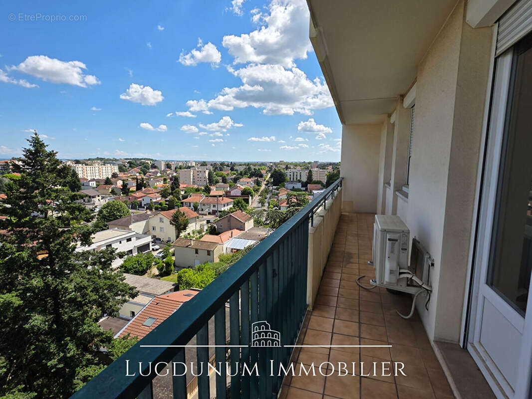 Appartement à BRON