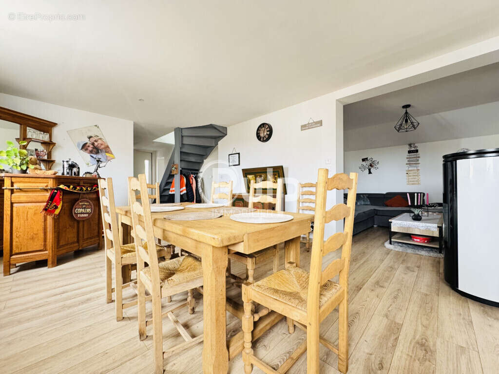 Appartement à FAMPOUX