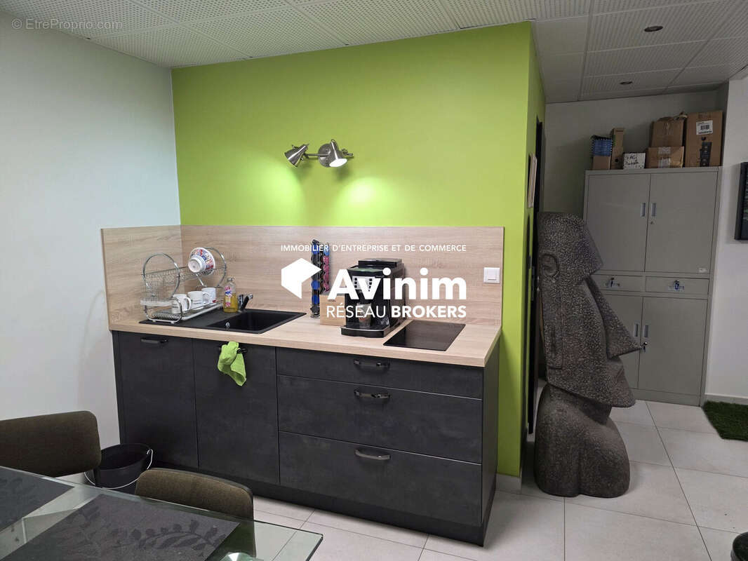 Commerce 53 m² à Juvignac  - photo 3
