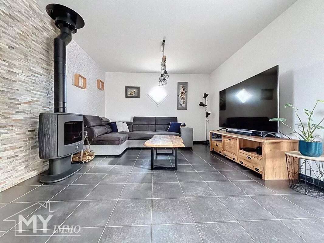 Maison à MOULIETS-ET-VILLEMARTIN