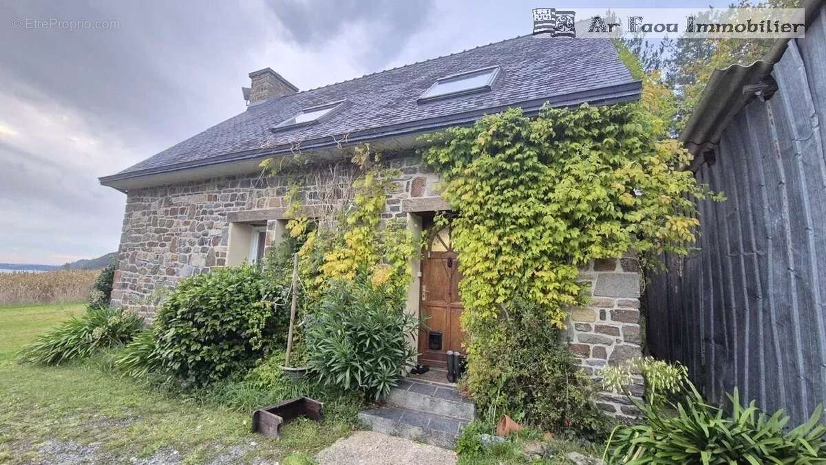 Maison à PONT-DE-BUIS-LES-QUIMERCH