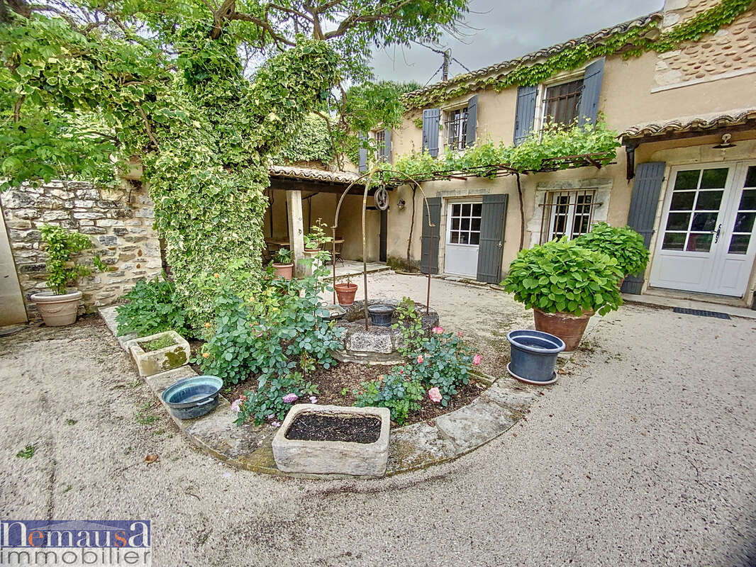 Maison à SAINT-LAURENT-DES-ARBRES