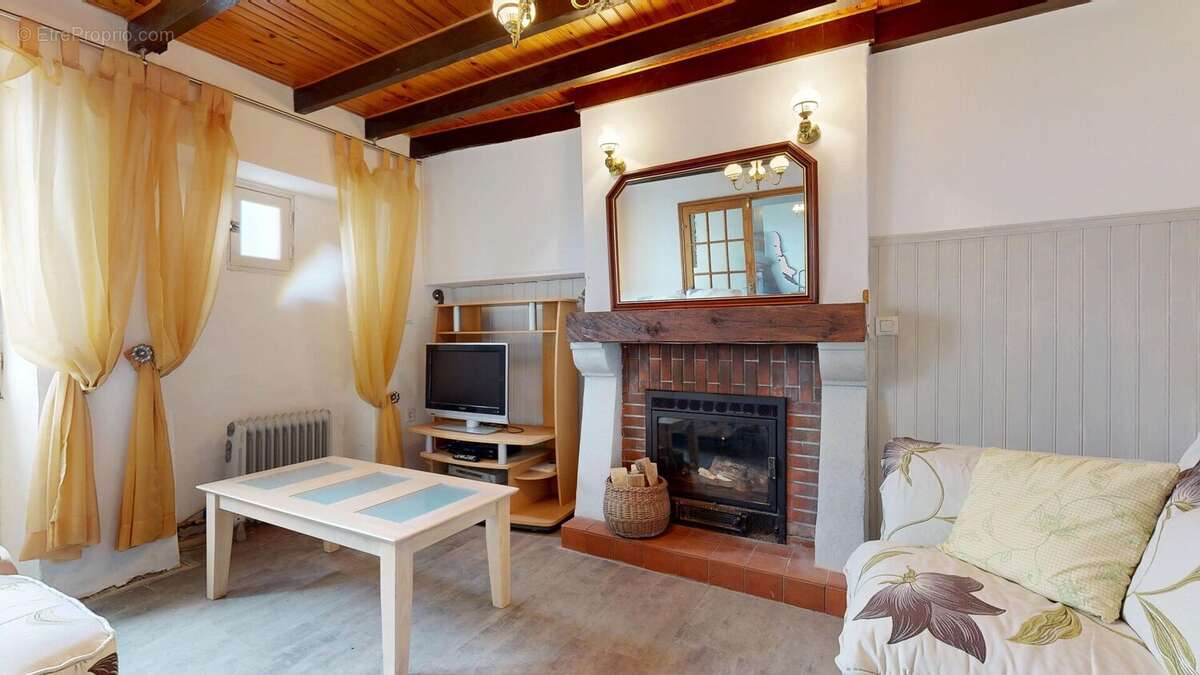 Ensemblededeuxmaisons03122026105833 - Maison à SAINT-CYPRIEN