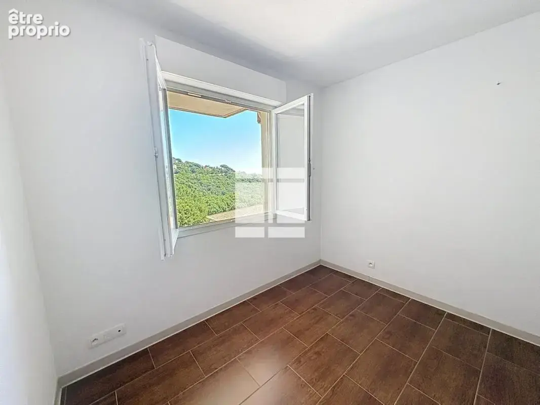 À vendre – T2 avec parking – Résidence sécurisée Closerie des Chênes – Bastia - photo 5