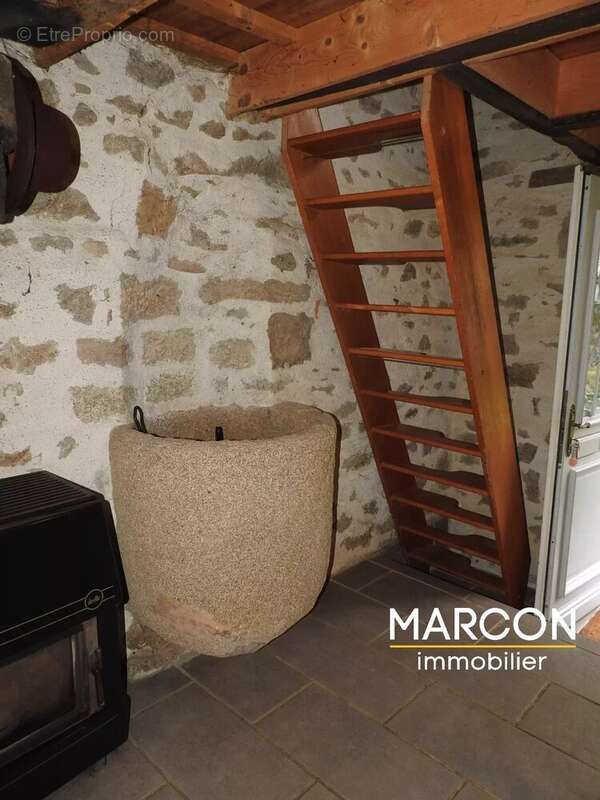 Maison à SAINT-PIERRE-BELLEVUE