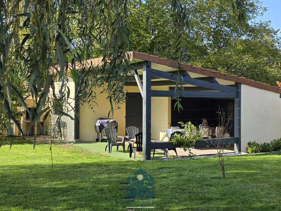 Villa de plain-pied 6 pièces avec piscine couverte, garage, carport et terrain - photo 16