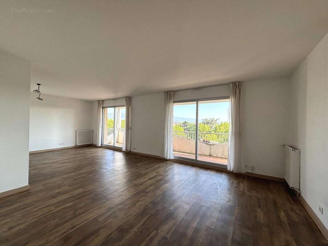 Appartement 99 m² à Romans-Sur-Isere  - photo 5