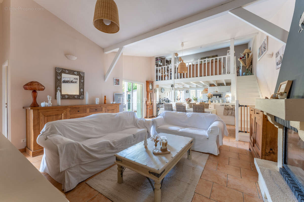 Maison à LESTIAC-SUR-GARONNE