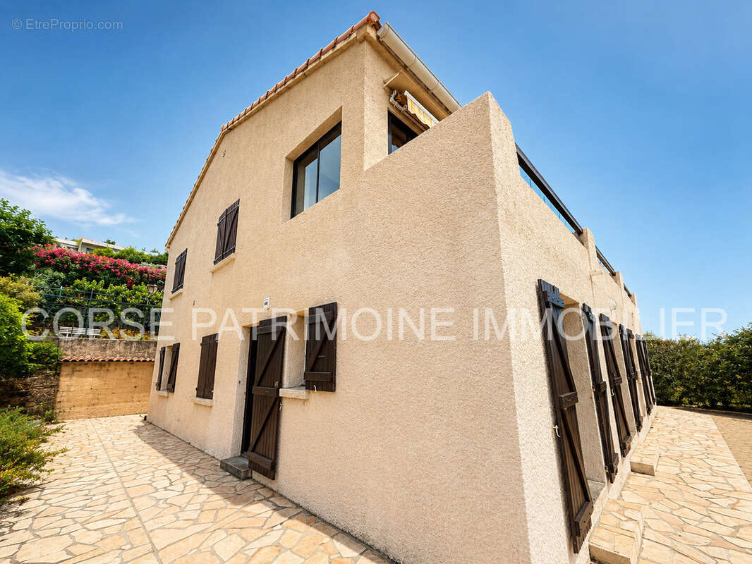 Villa aux multiples possibilités au coeur de Solenzara - photo 3