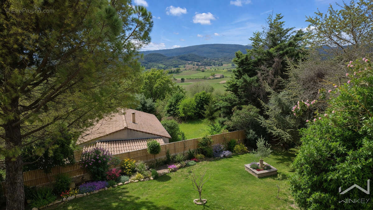 Maison à SAINT-MONTAN