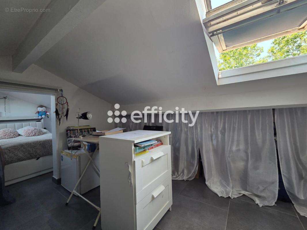 Appartement à SAINT-CYR-SUR-MER