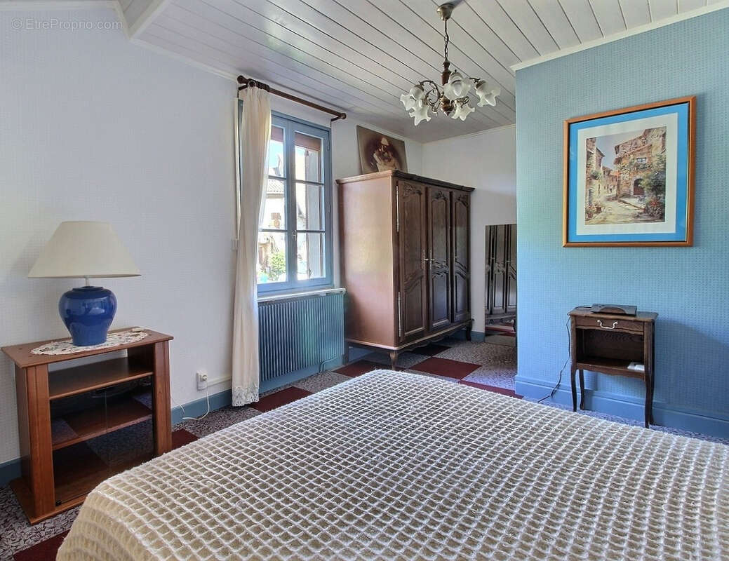 Maison à SAINT-YTHAIRE