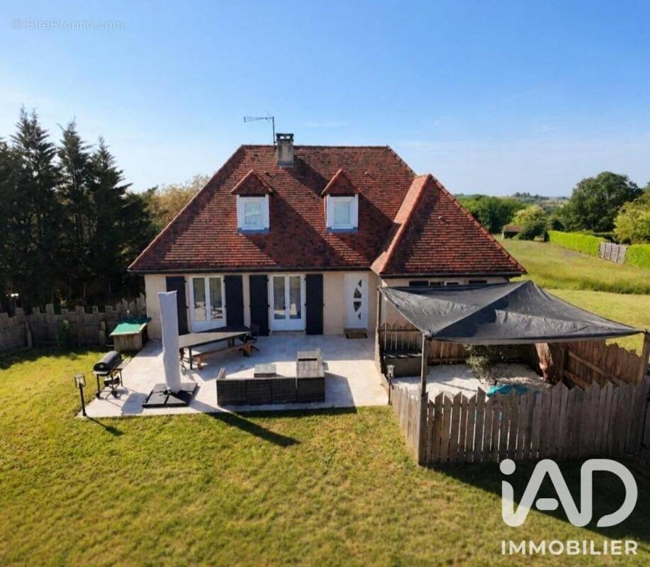 Photo 1 - Maison à SALIGNAC-EYVIGUES