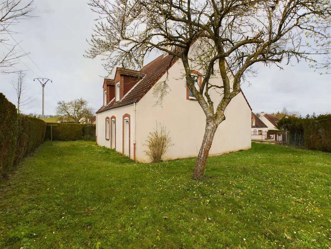 Maison à PONT-SUR-SEINE