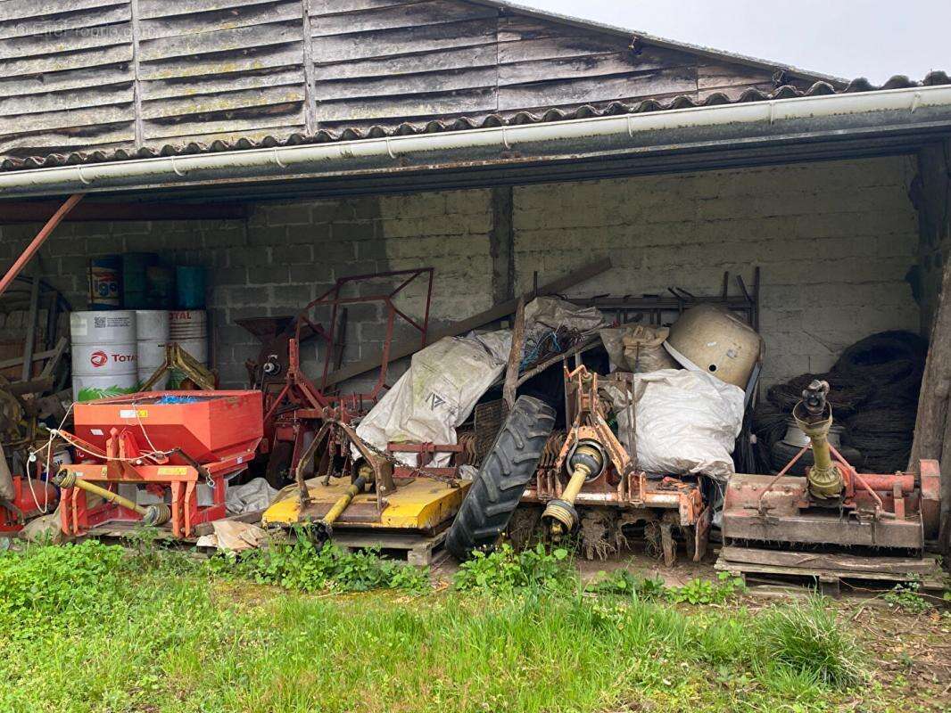 Maison à SAINT-MAGNE-DE-CASTILLON