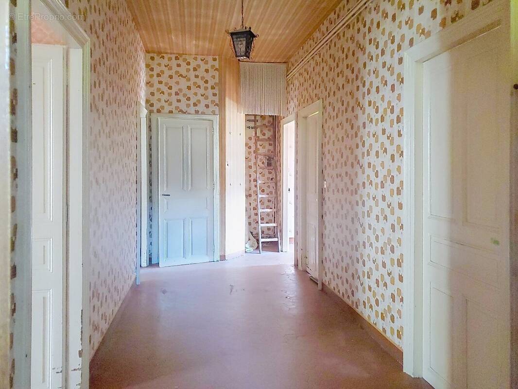 Appartement à LAMALOU-LES-BAINS