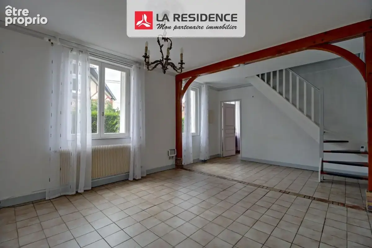 Maison 6 pièces 122 m² à vendre à Saint-Etienne-Du-Rouvray (76800) - photo 2