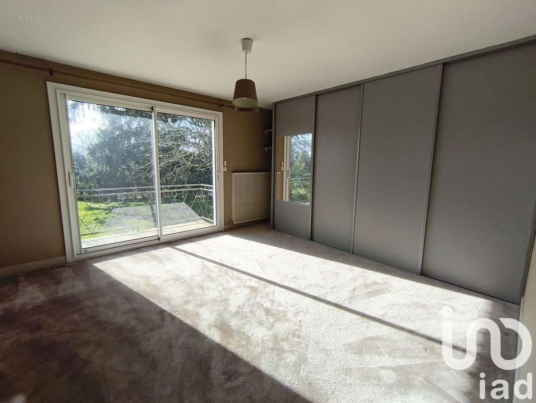 Photo 5 - Maison à LUSIGNAN