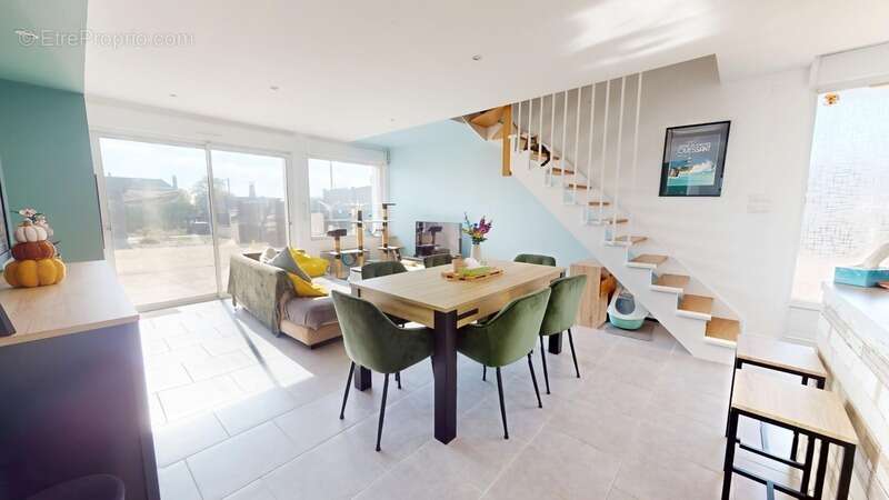 Maison à SAINT-HERBLON