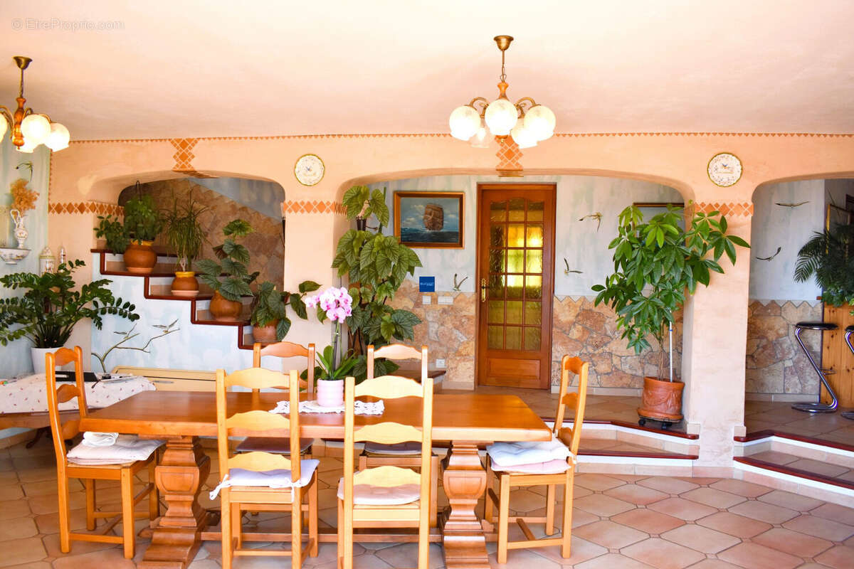 Maison à LA LONDE-LES-MAURES