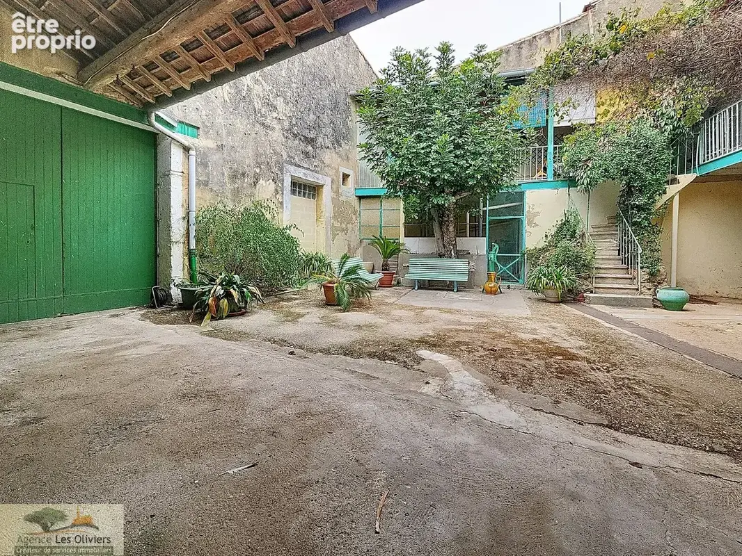 Bâtisse et dépendances - photo 3
