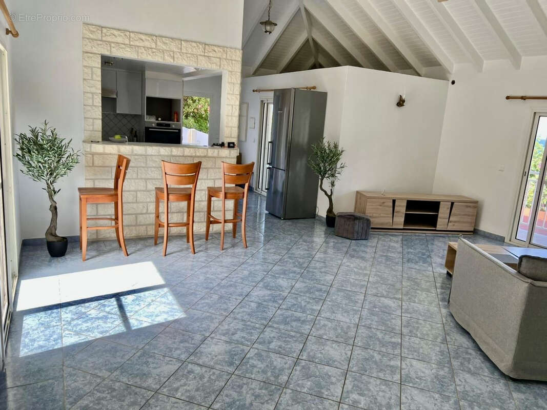 Maison à CAPESTERRE-BELLE-EAU