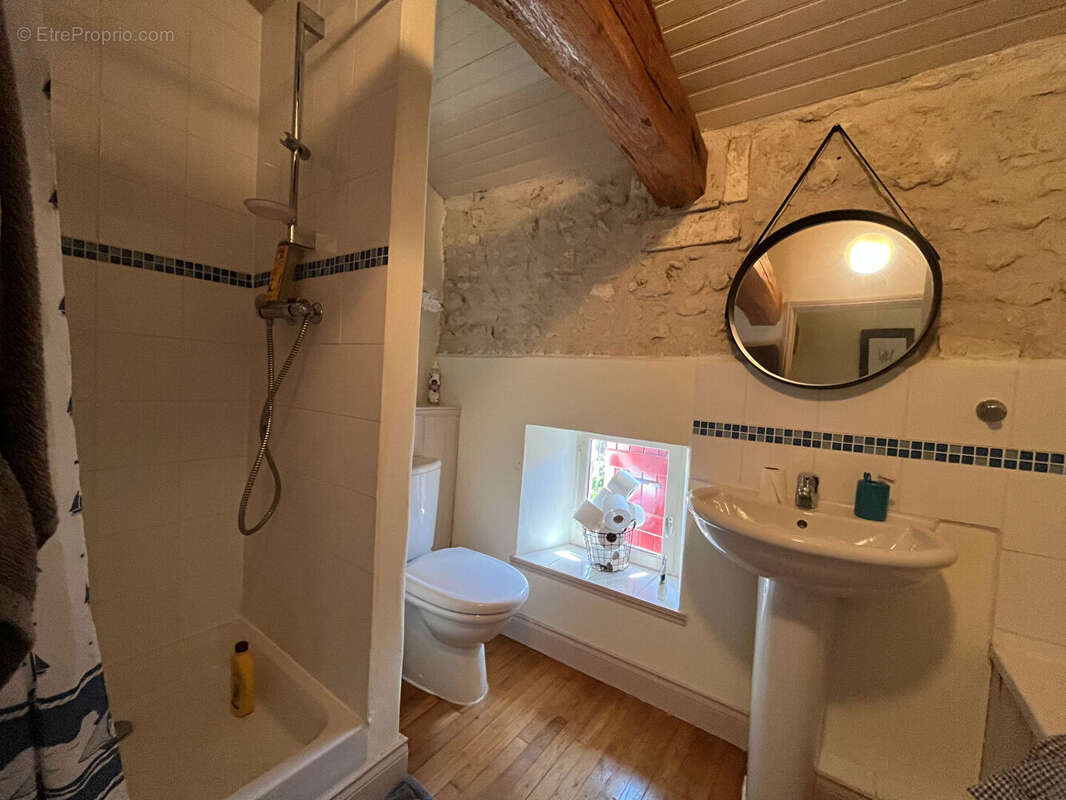 Charmante charentaise rénovée avec 4 chambres, piscine et vue dégagée - photo 16