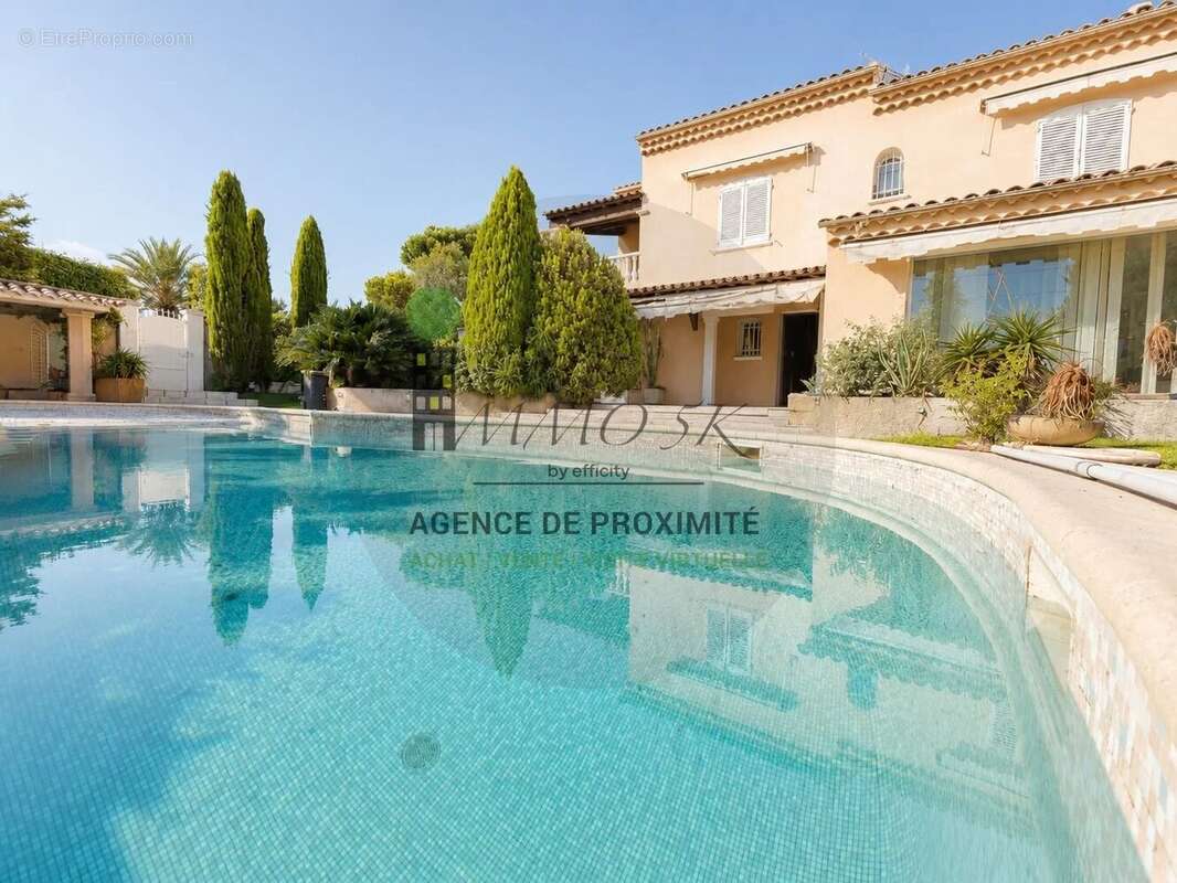 06600 antibes – 4 chambres dont 3 suites – piscine – cuisine d’été – calme absolu – sans vis-à-vis – à 5 minutes des plages d'an - photo 12
