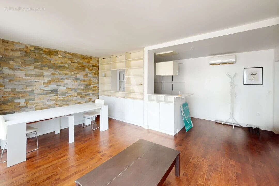Appartement à PARIS-10E
