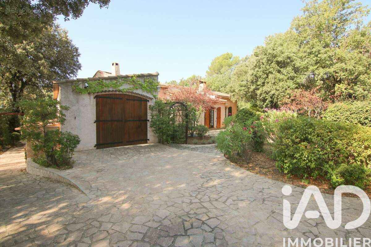 Photo 3 - Maison à MEOUNES-LES-MONTRIEUX