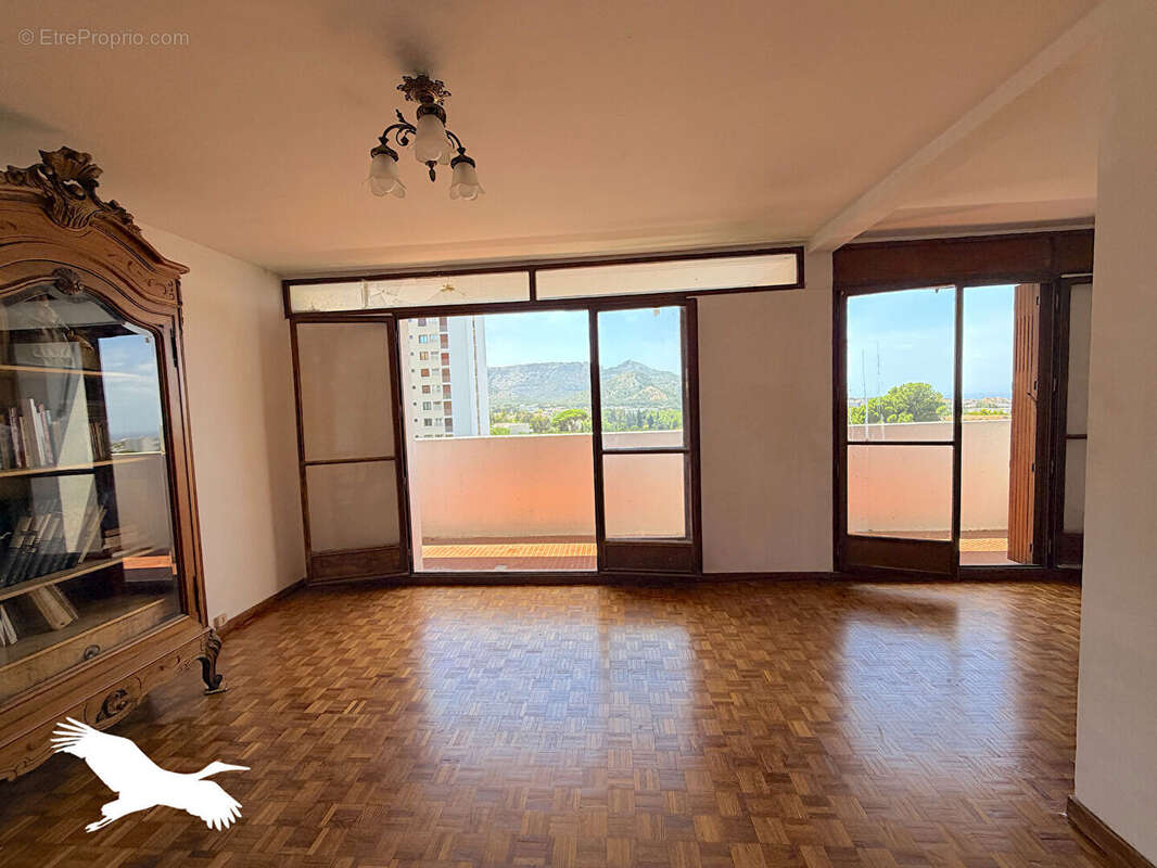 A VENDRE - Marseille 13009, Secteur Mazargues - Appartement 3/4 pièces 66 m2 avec extérieurs et cave - photo 10