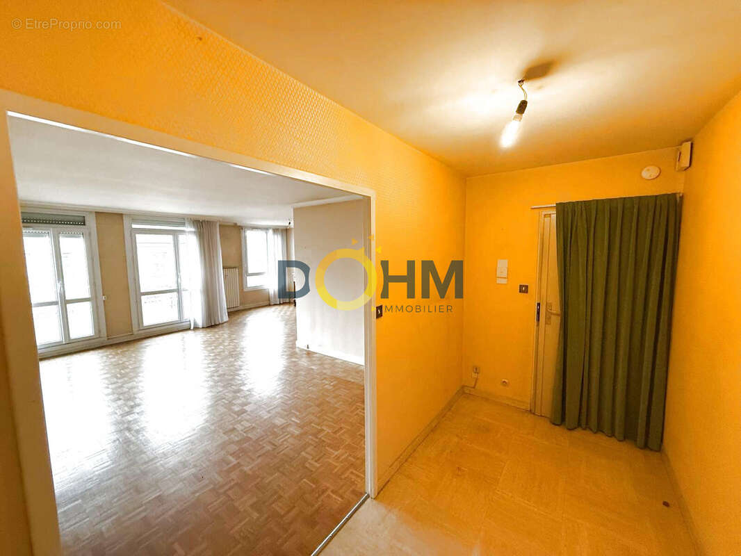 Appartement à SAINT-ETIENNE