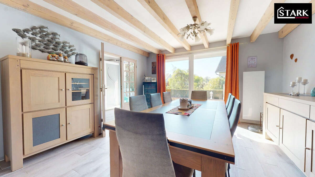Maison à ISSANS