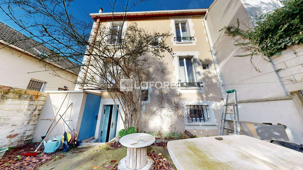 Maison à NANTERRE