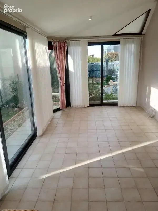 Maison 5 chambres et un bureau centre bourg - photo 4