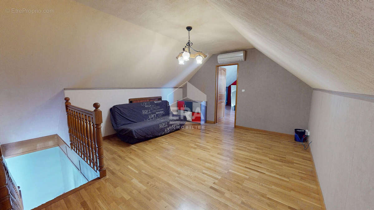 Maison à LA CHAPELLE-SAINT-URSIN