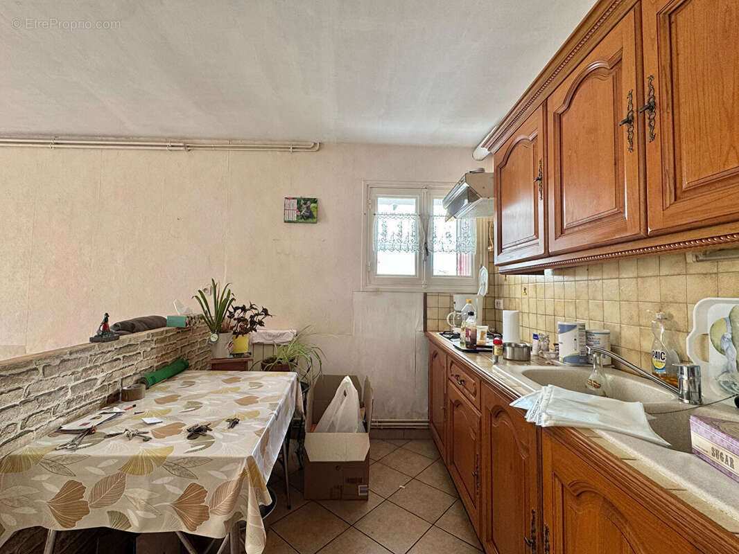 Maison à SAINT-GERMAIN-DE-MARENCENNES