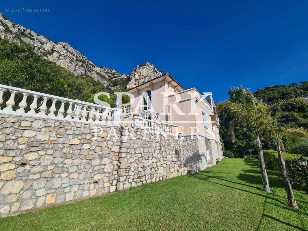 Maison à ROQUEBRUNE-CAP-MARTIN