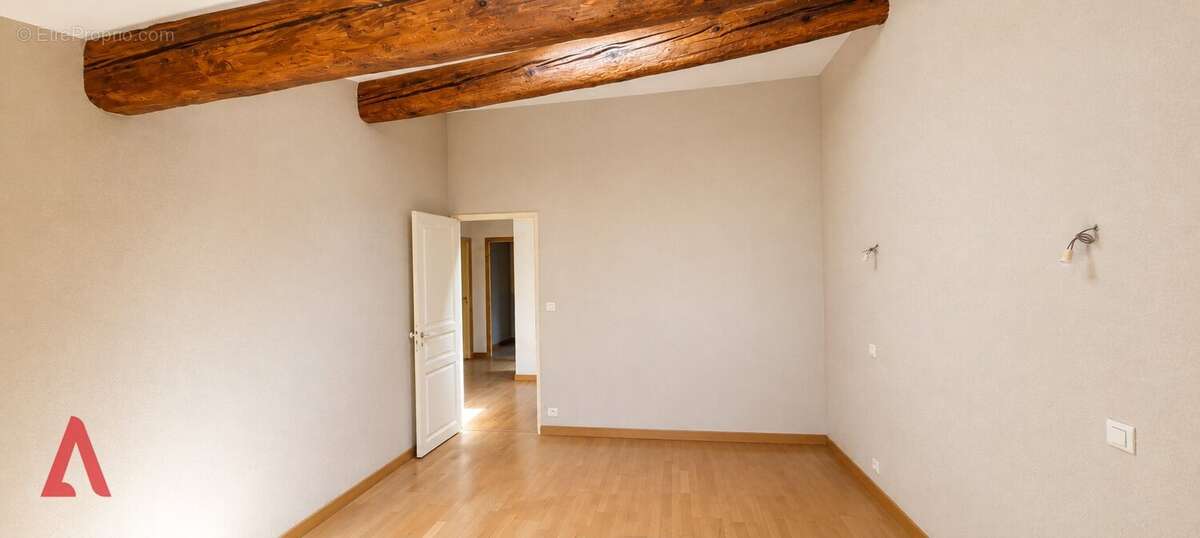Maison de caractère de 208 m2 avec cour et garage, à deux pas des plages et de Béziers - photo 11