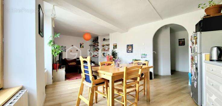 Appartement à MOIRANS