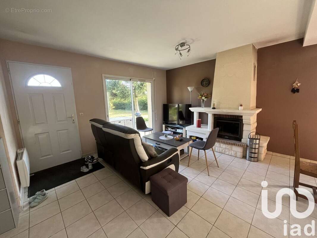 Photo 2 - Maison à CROSVILLE-LA-VIEILLE