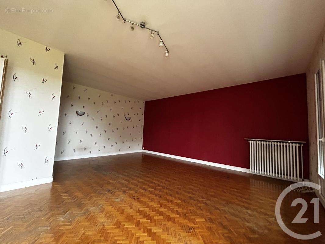 Maison 134 m² à Saint-Junien  - photo 2