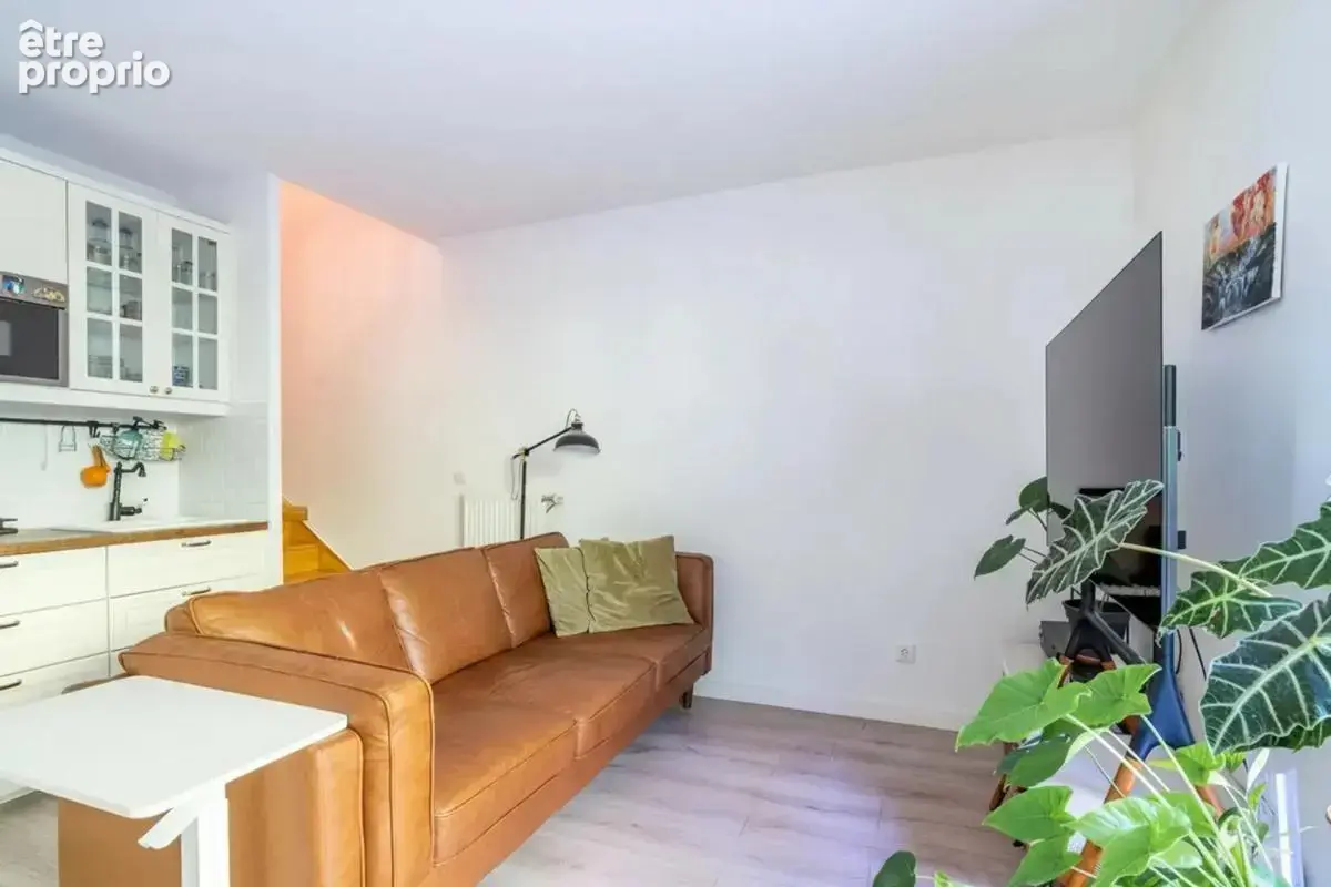 Appartement DUPLEX de 3 pièces de 64 m² à Stains - photo 5