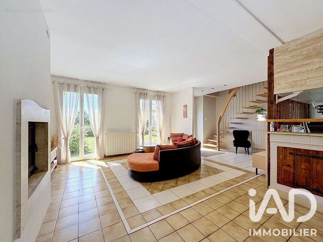 Maison 136 m² à Rezonville  - photo 2
