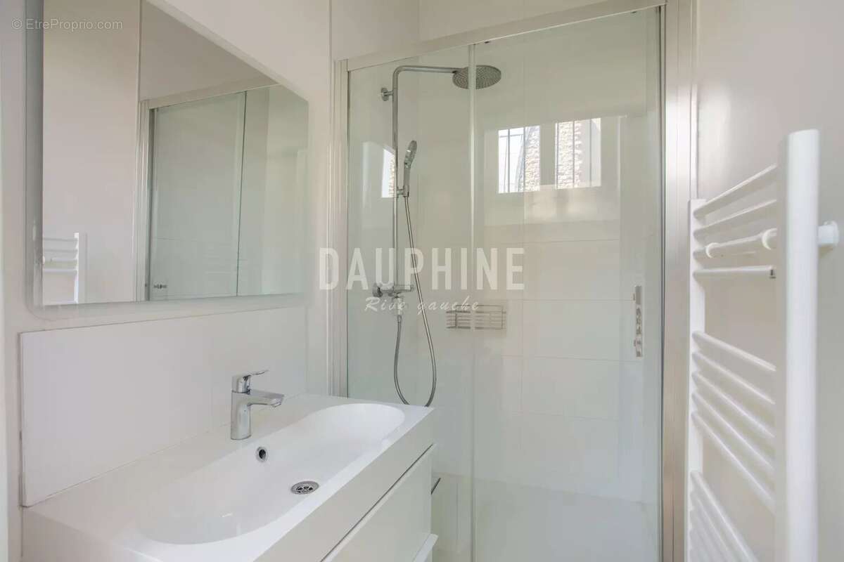Appartement à PARIS-14E
