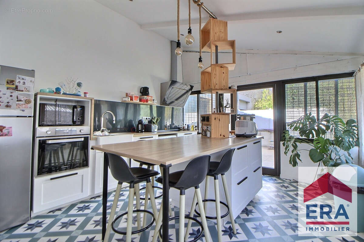 Maison à SAINT-MONTAN