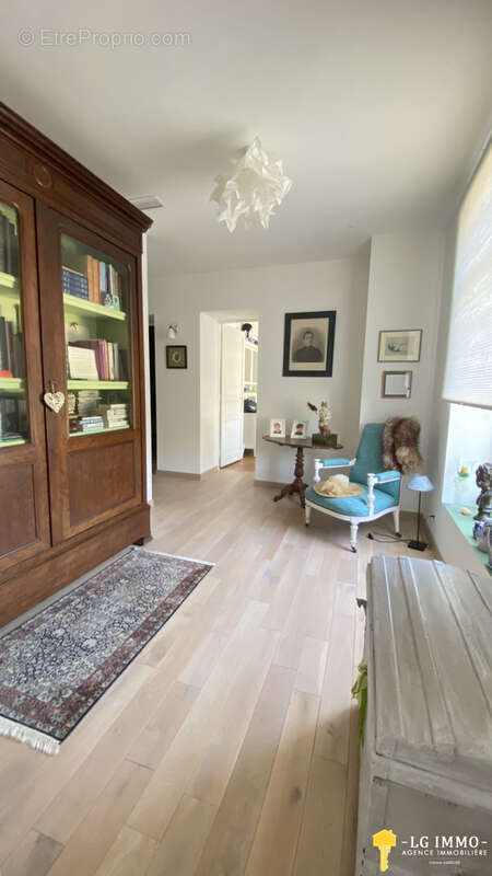 Maison à BRIE-SOUS-MORTAGNE